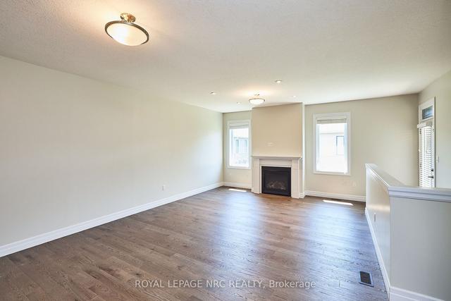 115 Borden Tr, Townhouse with 2 bedrooms, 2 bathrooms and 4 parking in Welland ON | Image 4
