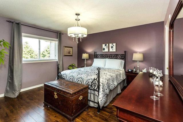 6 Queen Anne Dr, House attached with 3 bedrooms, 3 bathrooms and 2 parking in Brampton ON | Image 13