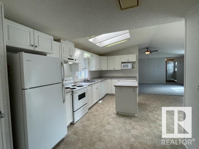 1672 Jubilee Crescent, Home with 3 bedrooms, 2 bathrooms and null parking in Edmonton AB | Card Image