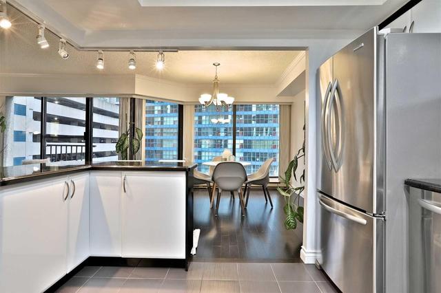 409 - 55 Harbour Sq, Condo with 1 bedrooms, 1 bathrooms and 1 parking in Toronto ON | Image 11