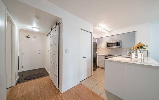 801 - 397 Front St W, Condo with 1 bedrooms, 1 bathrooms and 1 parking in Toronto ON | Image 4