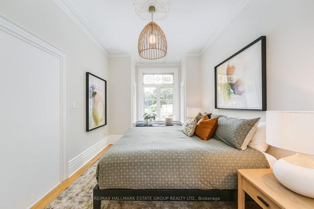 159 Shaw St, House semidetached with 3 bedrooms, 2 bathrooms and 2 parking in Toronto ON | Image 6