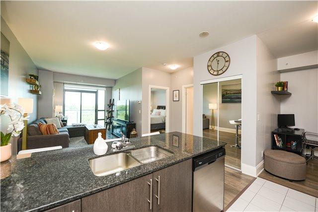 305 - 45 Yorkland Blvd, Condo with 1 bedrooms, 1 bathrooms and 1 parking in Brampton ON | Image 4