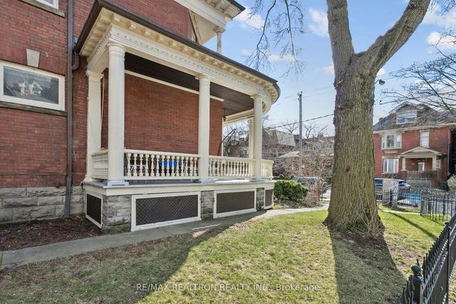 177 Dowling Ave, House detached with 7 bedrooms, 3 bathrooms and 4 parking in Toronto ON | Image 23