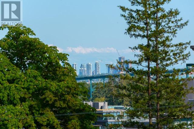 501 - 1745 Esquimalt Avenue, Condo with 2 bedrooms, 2 bathrooms and 2 parking in West Vancouver BC | Image 22