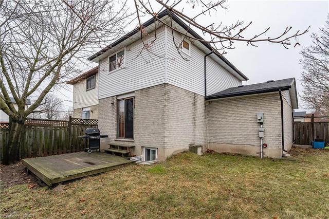 2 Thornberry Court, House detached with 4 bedrooms, 1 bathrooms and 5 parking in Guelph ON | Image 28
