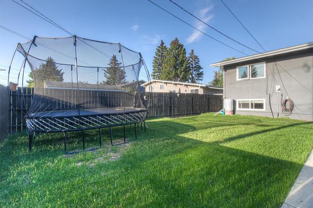 4028 Vincent Place Nw, House detached with 4 bedrooms, 3 bathrooms and 4 parking in Calgary AB | Image 39