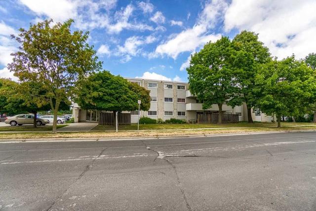 201 - 80 Breckenridge Dr, Condo with 3 bedrooms, 2 bathrooms and 1 parking in Kitchener ON | Card Image