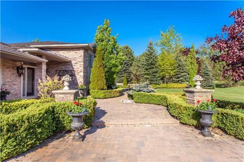1149 Druery Crt, House detached with 5 bedrooms, 4 bathrooms and 10 parking in Newmarket ON | Image 2