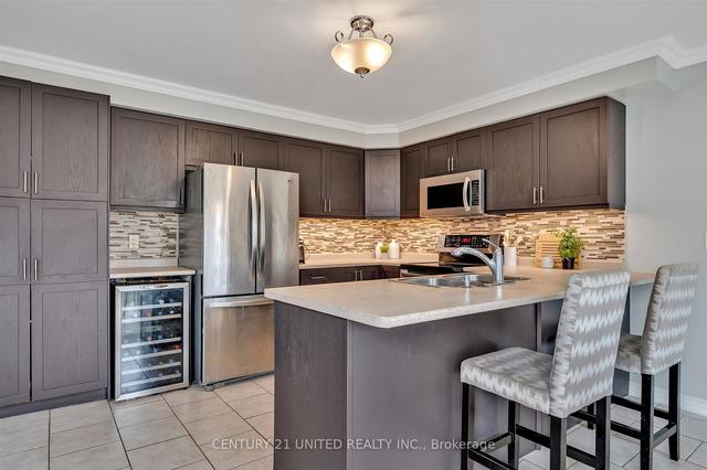 620 Tully Cres, House detached with 4 bedrooms, 5 bathrooms and 4 parking in Peterborough ON | Image 3