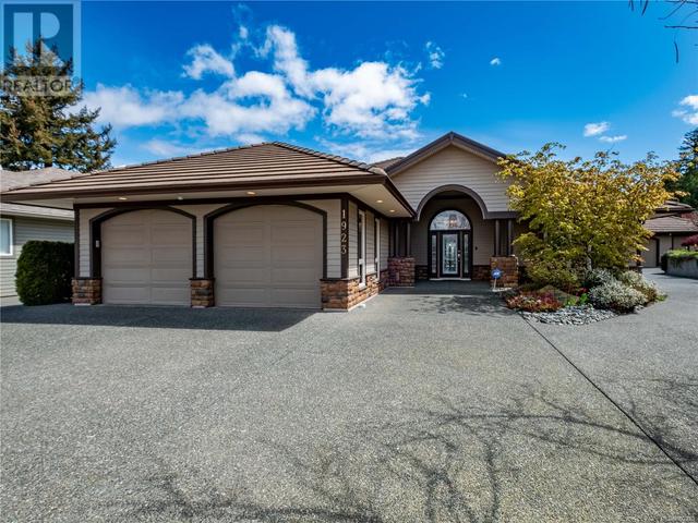 1923 Sandtrap Pl, House detached with 3 bedrooms, 3 bathrooms and 5 parking in Campbell River BC | Card Image