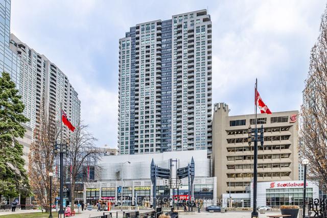 ph202 - 8 Hillcrest Ave, Condo with 3 bedrooms, 3 bathrooms and 1 parking in Toronto ON | Image 1