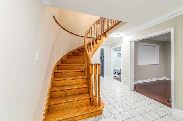 69 Pennsylvania Ave, House detached with 3 bedrooms, 4 bathrooms and 4 parking in Brampton ON | Image 5