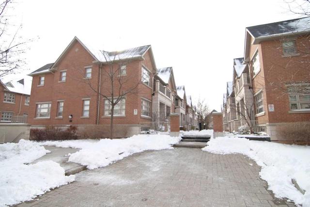 27 - 2460 Prince Michael Dr, Townhouse with 3 bedrooms, 3 bathrooms and 2 parking in Oakville ON | Image 1