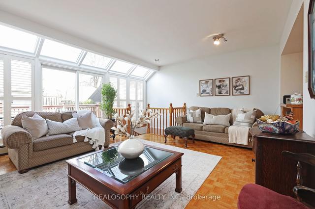 1 Slade Ave, House detached with 4 bedrooms, 2 bathrooms and 1 parking in Toronto ON | Image 7
