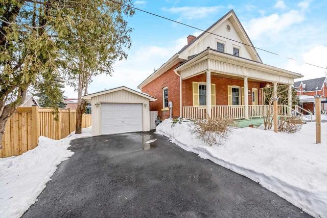 256 Pearl St, House detached with 3 bedrooms, 2 bathrooms and 4 parking in Milton ON | Image 12