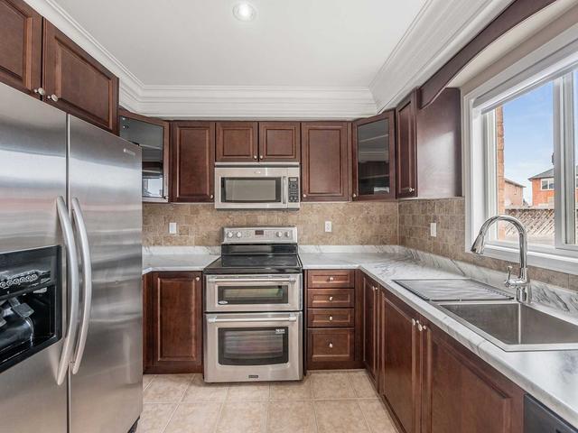7 Twin Hills Cres, House semidetached with 3 bedrooms, 4 bathrooms and 2 parking in Vaughan ON | Image 7