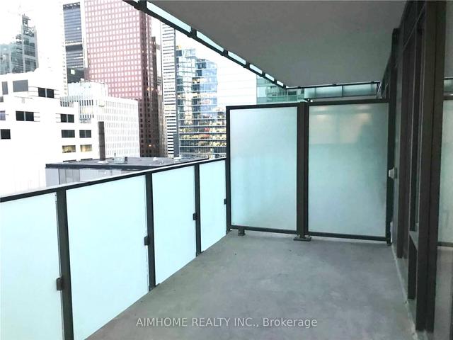 1508 - 25 Richmond St E, Condo with 1 bedrooms, 2 bathrooms and 0 parking in Toronto ON | Image 3