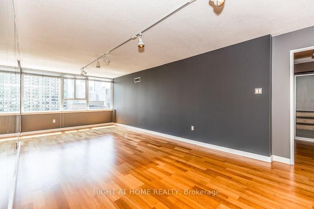 1903 - 45 Carlton St, Condo with 2 bedrooms, 2 bathrooms and 1 parking in Toronto ON | Image 15