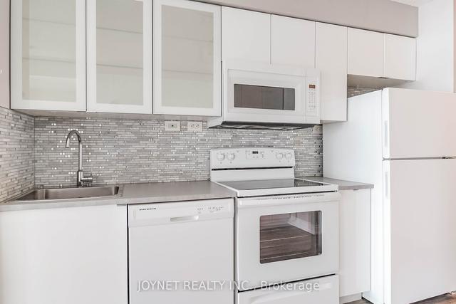 516 - 10 Capreol Crt, Condo with 1 bedrooms, 1 bathrooms and 0 parking in Toronto ON | Image 4