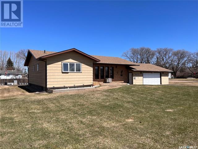 605 1st Avenue, House detached with 3 bedrooms, 2 bathrooms and null parking in Raymore SK | Image 42