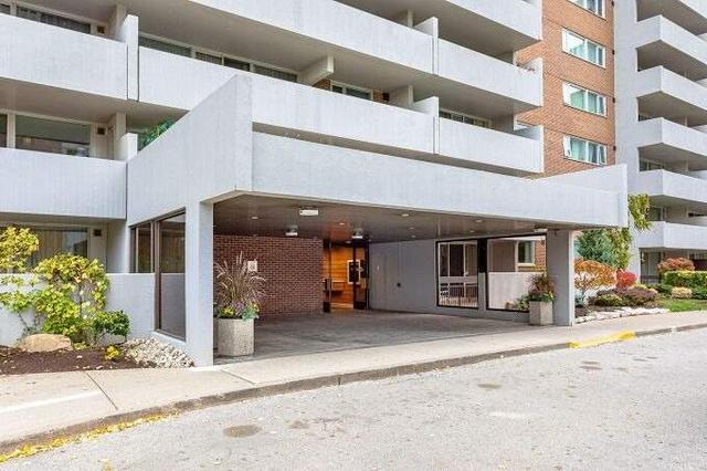 402 - 270 Scarlett Rd, Condo with 2 bedrooms, 1 bathrooms and 1 parking in Toronto ON | Image 23