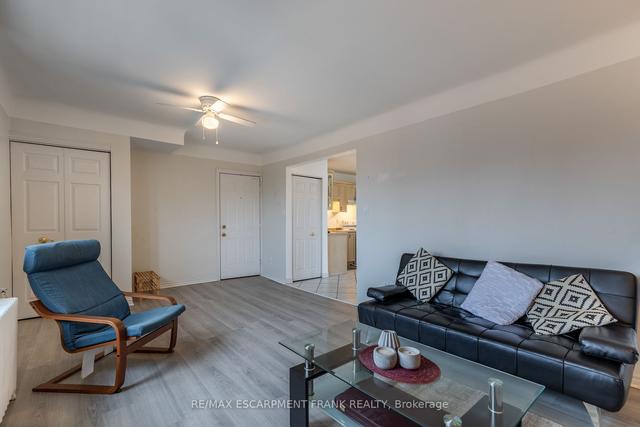 17 - 2 Vineland Ave, Condo with 2 bedrooms, 1 bathrooms and 1 parking in Hamilton ON | Image 27