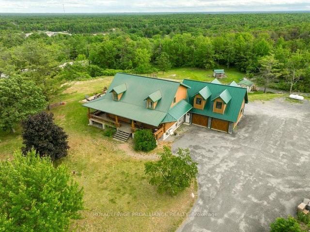 10380 Highway 41 N, House detached with 3 bedrooms, 2 bathrooms and 10 parking in Addington Highlands ON | Image 1
