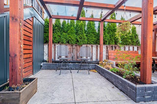 upper - 374 Crawford St, House semidetached with 2 bedrooms, 1 bathrooms and 1 parking in Toronto ON | Image 17