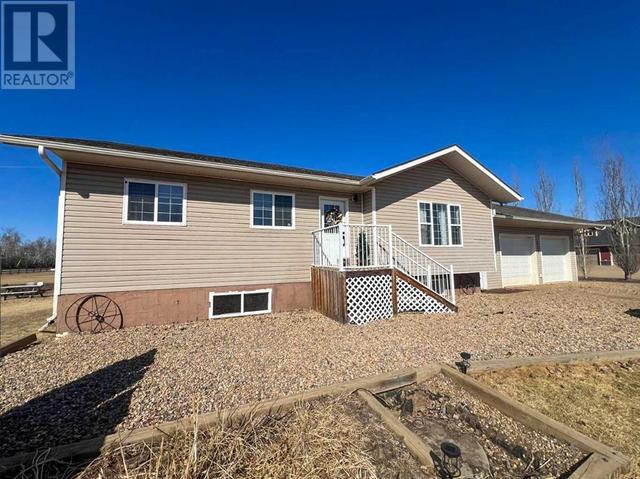 11202 114 Ave, House detached with 5 bedrooms, 3 bathrooms and 10 parking in Mackenzie County AB | Image 2