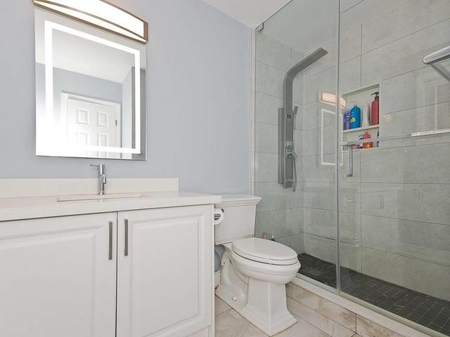 215 Wintermute Blvd, House detached with 4 bedrooms, 3 bathrooms and 4 parking in Toronto ON | Image 5