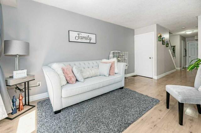 e - 304 Bluevale St, Condo with 3 bedrooms, 2 bathrooms and 2 parking in Waterloo ON | Image 2