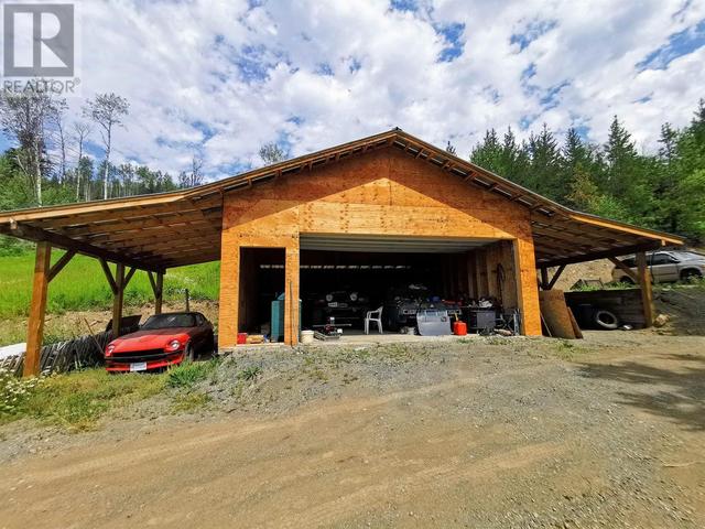 7102 Grossett Road, House detached with 2 bedrooms, 2 bathrooms and null parking in Cariboo L BC | Image 23