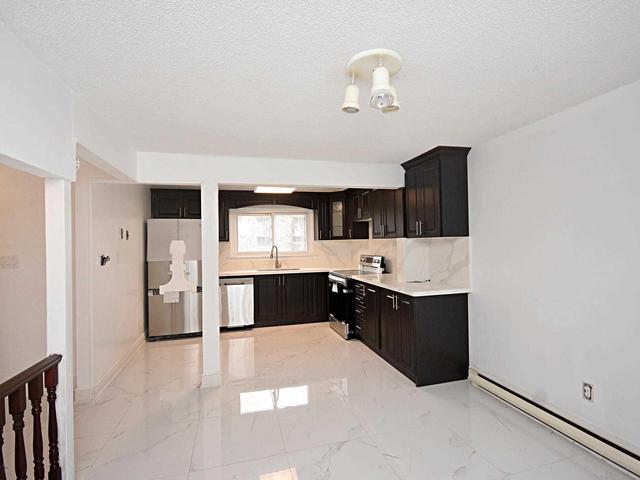 12 Briar Path, Townhouse with 4 bedrooms, 2 bathrooms and 1 parking in Brampton ON | Image 8