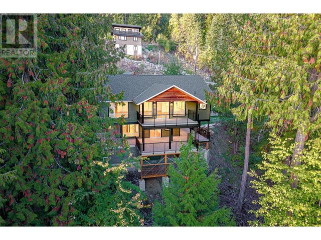 7418 Crowfoot Drive, House detached with 4 bedrooms, 3 bathrooms and null parking in Columbia Shuswap F BC | Image 38