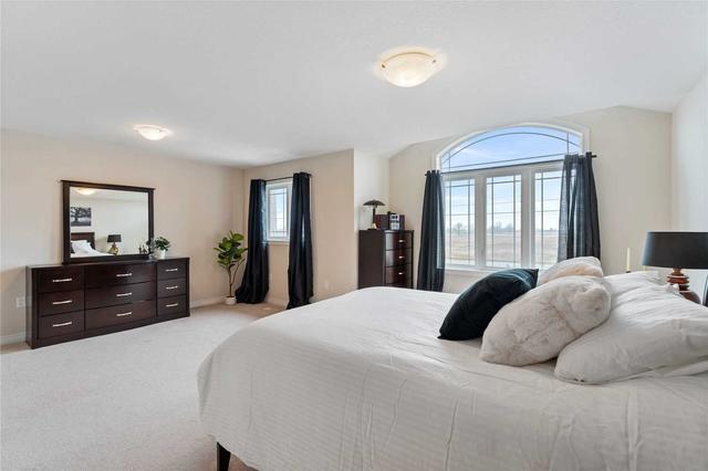 64 Celestial Cres, House attached with 3 bedrooms, 3 bathrooms and 4 parking in Hamilton ON | Image 14