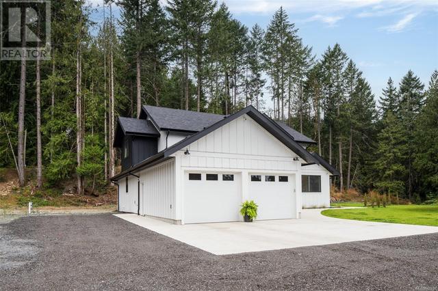 657 Gowlland Rd, House detached with 4 bedrooms, 3 bathrooms and 10 parking in Highlands BC | Image 63