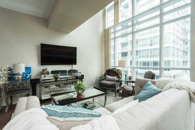 lph11 - 21 Nelson St, Condo with 1 bedrooms, 2 bathrooms and 1 parking in Toronto ON | Image 1