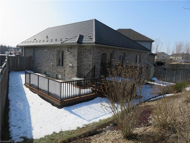 920 Briar Court, House detached with 3 bedrooms, 2 bathrooms and 6 parking in London ON | Image 30