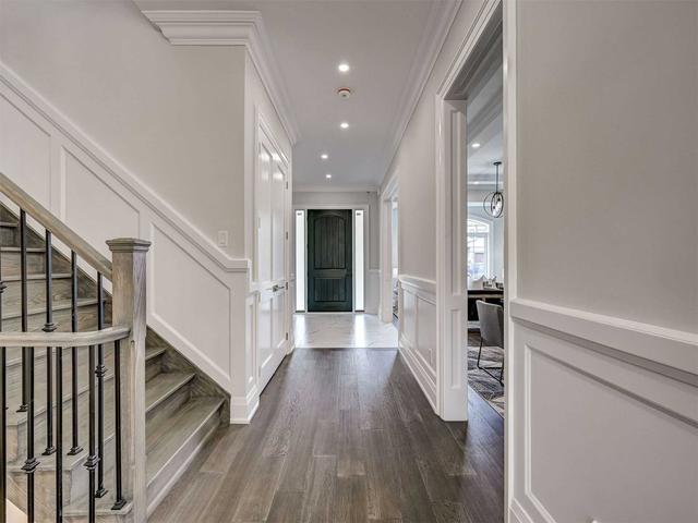 33 Brumwell St, House detached with 4 bedrooms, 5 bathrooms and 8 parking in Toronto ON | Image 2