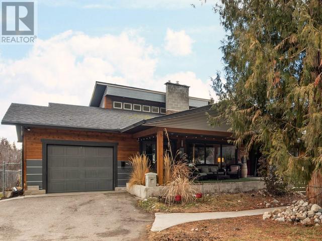 4644 Fordham Road, House detached with 5 bedrooms, 2 bathrooms and 11 parking in Kelowna BC | Image 2