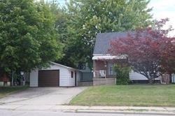 17 Compton Dr, House detached with 3 bedrooms, 2 bathrooms and 5 parking in Toronto ON | Image 1
