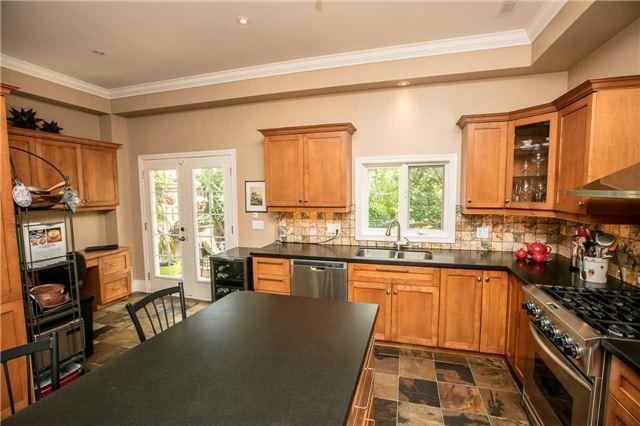 234 Randall St, House attached with 3 bedrooms, 3 bathrooms and 2 parking in Oakville ON | Image 5