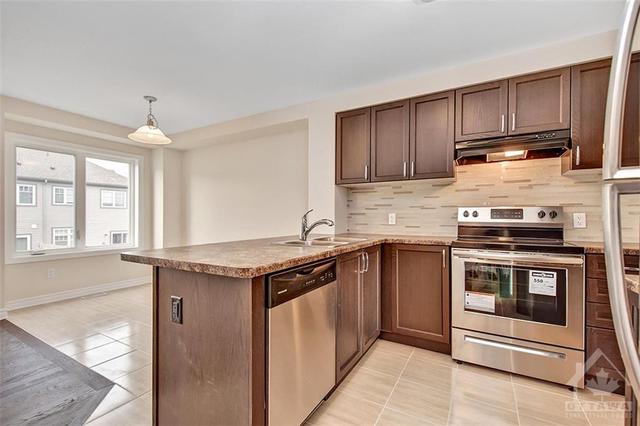 104 Gelderland Private, Townhouse with 3 bedrooms, 3 bathrooms and 2 parking in Ottawa ON | Image 12