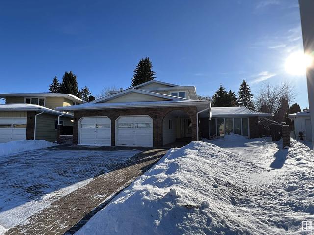 8631 27 Av Nw, House detached with 4 bedrooms, 2 bathrooms and null parking in Edmonton AB | Image 1