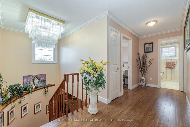 14 Sheringham St, House detached with 4 bedrooms, 7 bathrooms and 9 parking in Brampton ON | Image 9