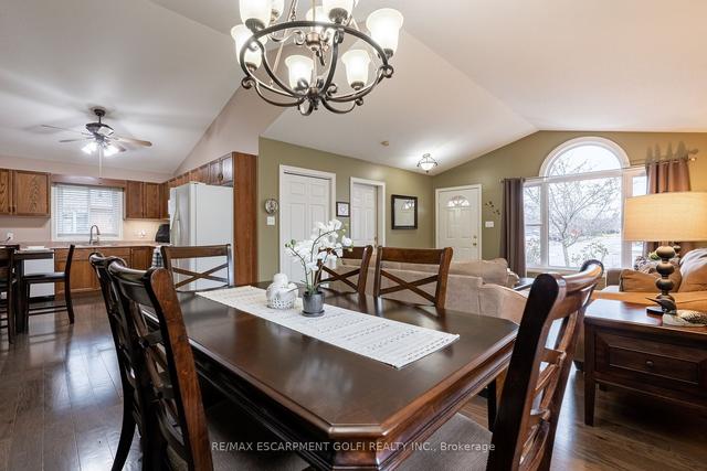 8020 Grossi Crt, House detached with 3 bedrooms, 2 bathrooms and 6 parking in Niagara Falls ON | Image 34