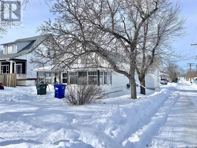 111 4th Avenue W, House detached with 3 bedrooms, 2 bathrooms and null parking in Rosetown SK | Image 26