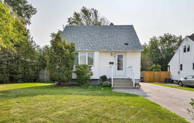 76 Kings Cres, House detached with 2 bedrooms, 1 bathrooms and 7 parking in Ajax ON | Image 1