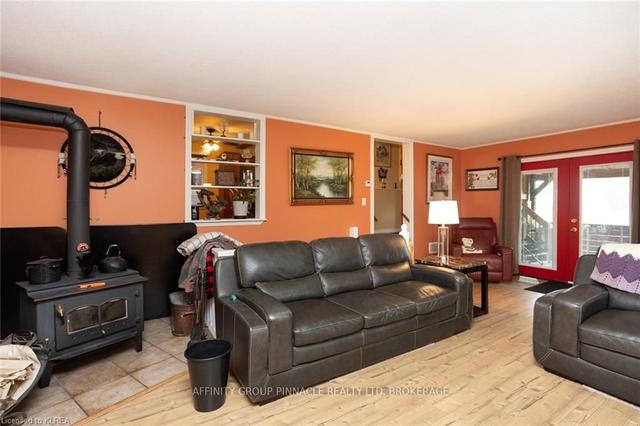 330 County Road 41, House detached with 2 bedrooms, 3 bathrooms and 8 parking in Kawartha Lakes ON | Image 13